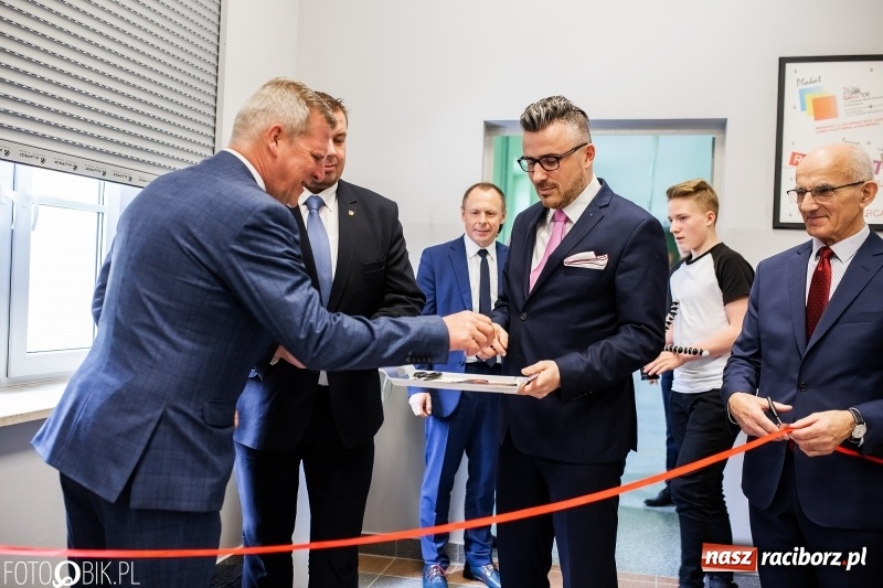 Zdjęcie w galerii na portalu naszraciborz.pl: Raciborski Ekonomik ma laboratorium reklamy wiadomości z regionu