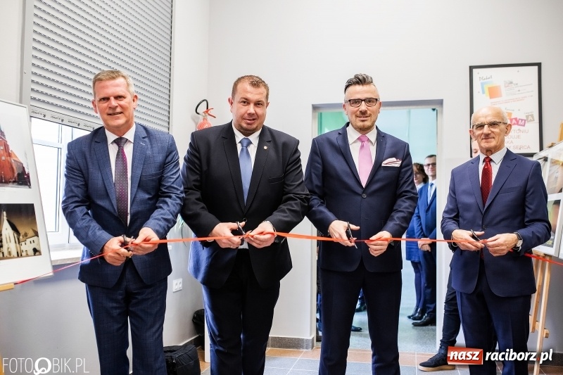 Zdjęcie w galerii na portalu naszraciborz.pl: Raciborski Ekonomik ma laboratorium reklamy wiadomości z regionu