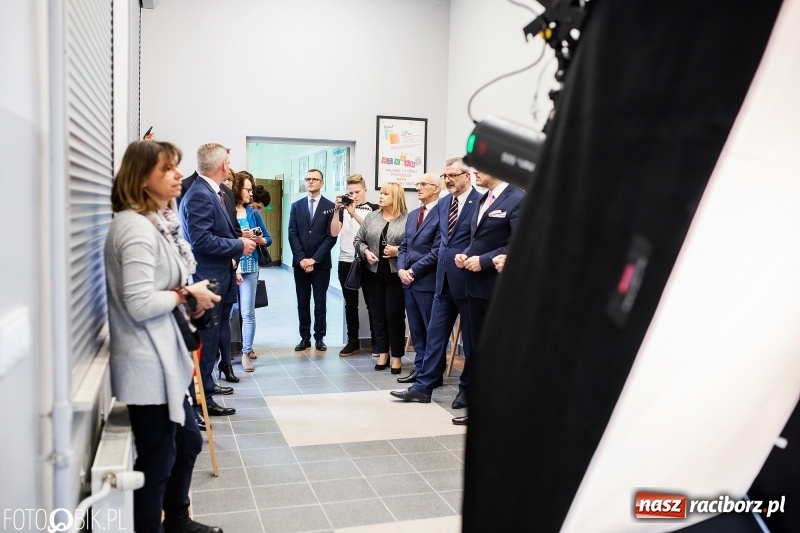 Zdjęcie w galerii na portalu naszraciborz.pl: Raciborski Ekonomik ma laboratorium reklamy wiadomości z regionu