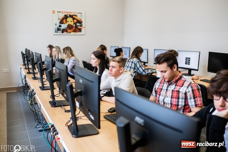 Zdjęcie w galerii na portalu naszraciborz.pl: Raciborski Ekonomik ma laboratorium reklamy wiadomości z regionu