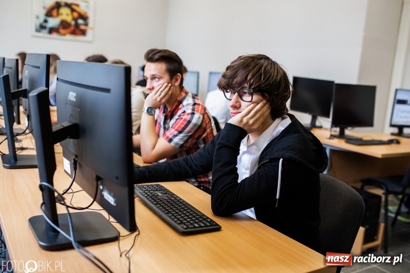 Zdjęcie w galerii na portalu naszraciborz.pl: Raciborski Ekonomik ma laboratorium reklamy wiadomości z regionu