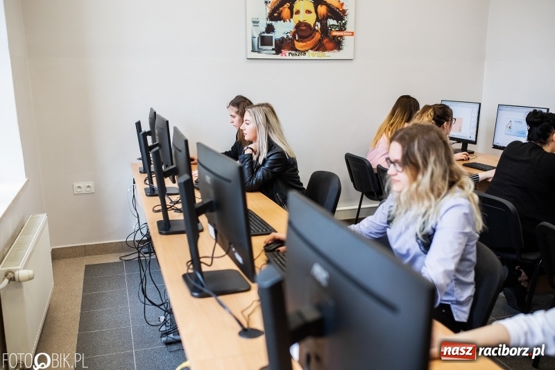 Zdjęcie w galerii na portalu naszraciborz.pl: Raciborski Ekonomik ma laboratorium reklamy wiadomości z regionu