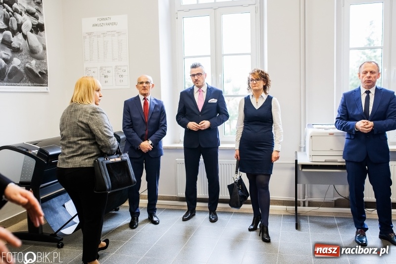Zdjęcie w galerii na portalu naszraciborz.pl: Raciborski Ekonomik ma laboratorium reklamy wiadomości z regionu