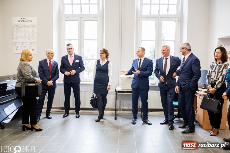 Zdjęcie w galerii na portalu naszraciborz.pl: Raciborski Ekonomik ma laboratorium reklamy wiadomości z regionu