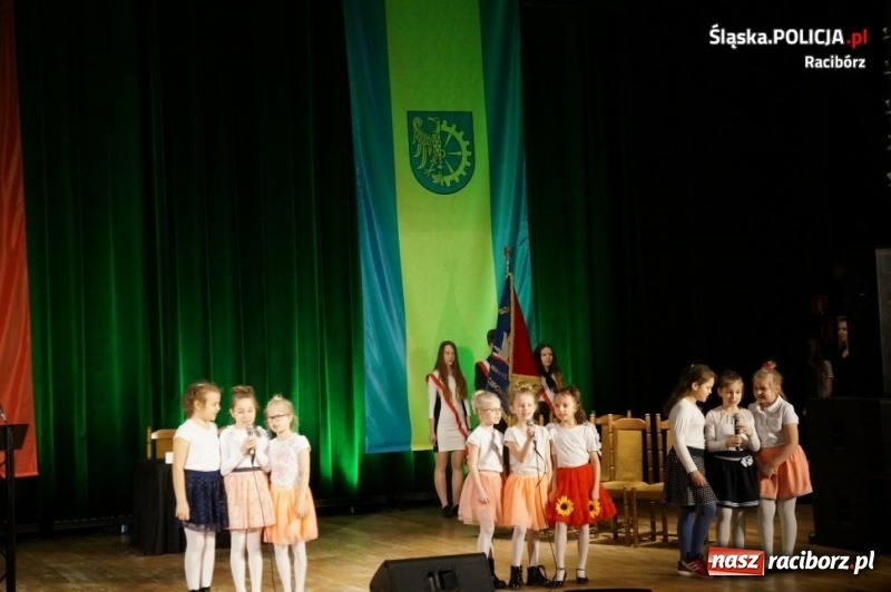 Zdjęcie w galerii na portalu naszraciborz.pl: Czy czujemy się bezpiecznie? Debata Oksfordzka w Kuźni Raciborskiej wiadomości z regionu