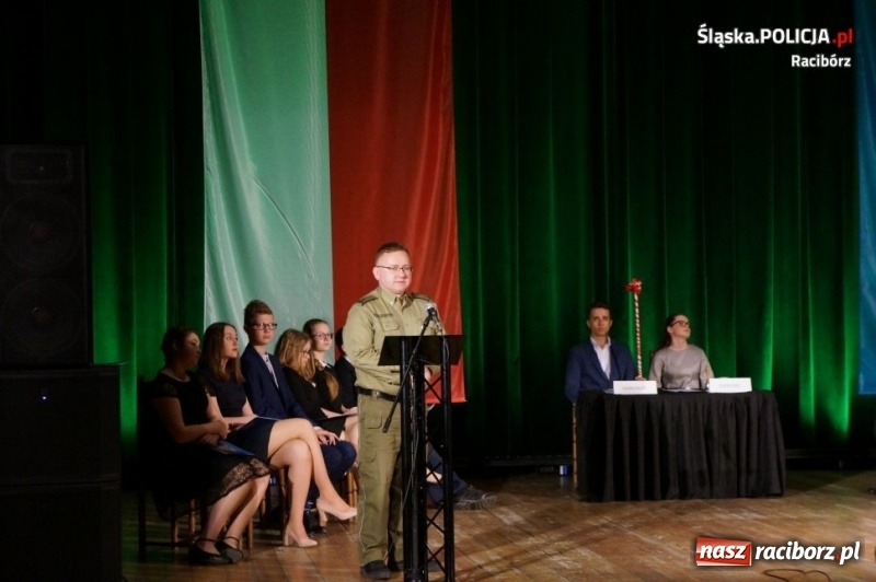 Zdjęcie w galerii na portalu naszraciborz.pl: Czy czujemy się bezpiecznie? Debata Oksfordzka w Kuźni Raciborskiej wiadomości z regionu