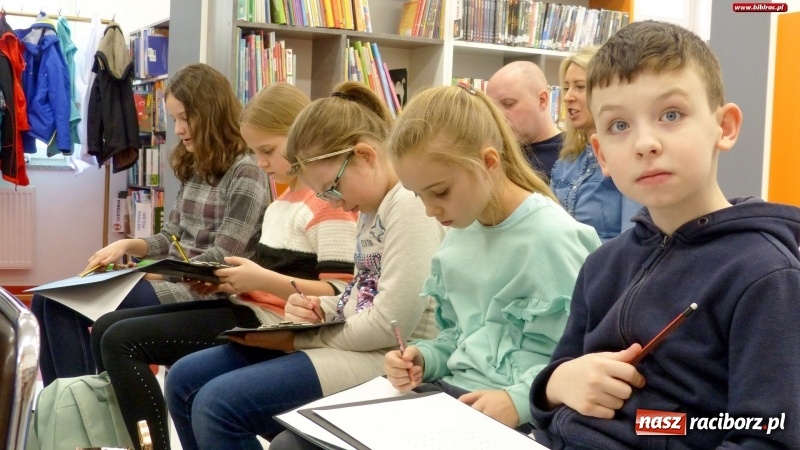 Zdjęcie w galerii na portalu naszraciborz.pl: Światowy Dzień Wody z raciborskim ZWiK w bibliotece wiadomości z regionu