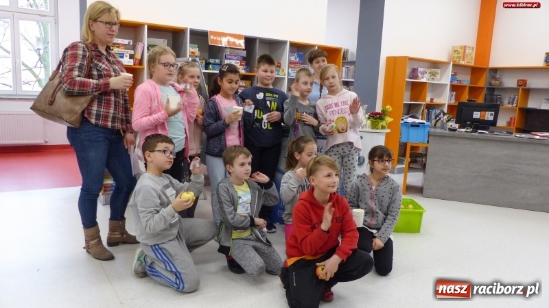 Zdjęcie w galerii na portalu naszraciborz.pl: Światowy Dzień Wody z raciborskim ZWiK w bibliotece wiadomości z regionu