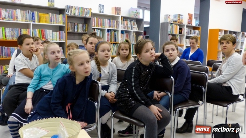 Zdjęcie w galerii na portalu naszraciborz.pl: Światowy Dzień Wody z raciborskim ZWiK w bibliotece wiadomości z regionu