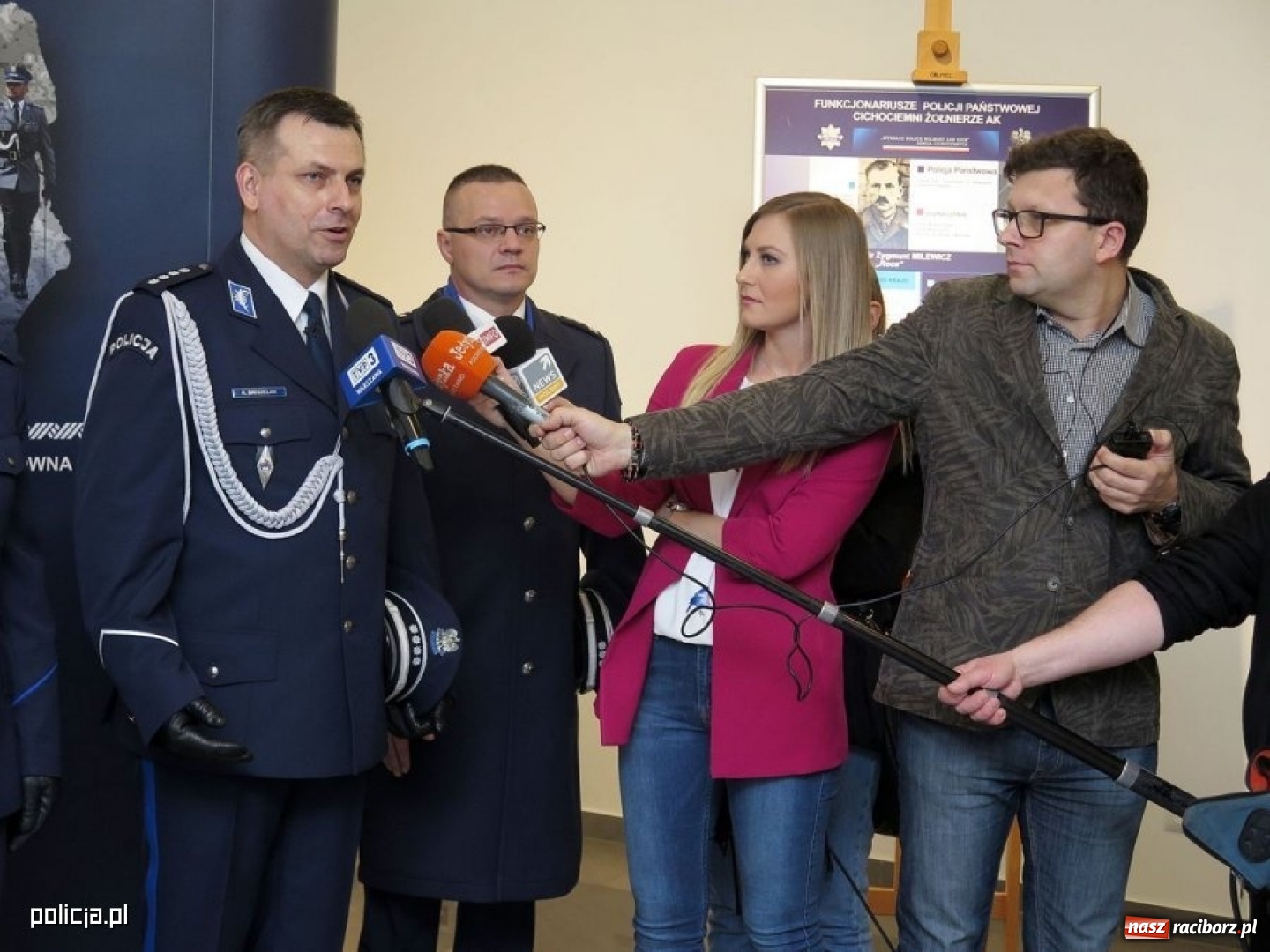Zdjęcie w galerii na portalu naszraciborz.pl: Nowe mundury na 100-lecie policji [FOTO]  wiadomości z regionu