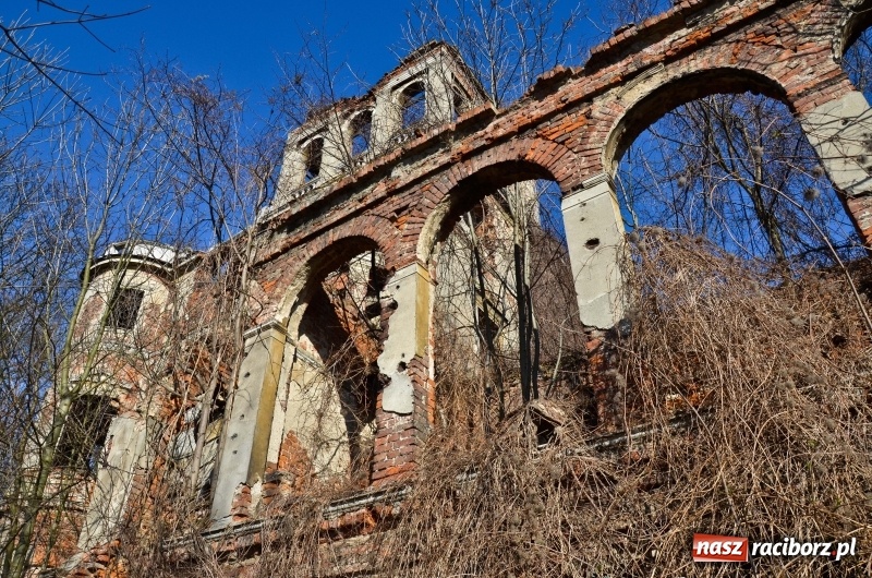 Zdjęcie w galerii na portalu naszraciborz.pl: Polish Paranormal TV na tropie duchów w Sławikowie  wiadomości z regionu