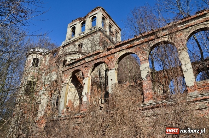Zdjęcie w galerii na portalu naszraciborz.pl: Polish Paranormal TV na tropie duchów w Sławikowie  wiadomości z regionu