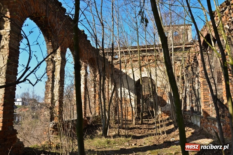 Zdjęcie w galerii na portalu naszraciborz.pl: Polish Paranormal TV na tropie duchów w Sławikowie  wiadomości z regionu