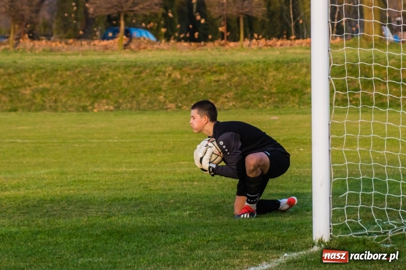 Zdjęcie w galerii na portalu naszraciborz.pl: Niczym Feniks z popiołów. Rafako pokonało Krzyżanowice wiadomości z regionu