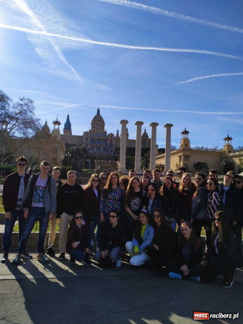 Zdjęcie w galerii na portalu naszraciborz.pl: Z Raciborza do Barcelony. Dekada podróży uczniów II LO [FOTO] wiadomości z regionu