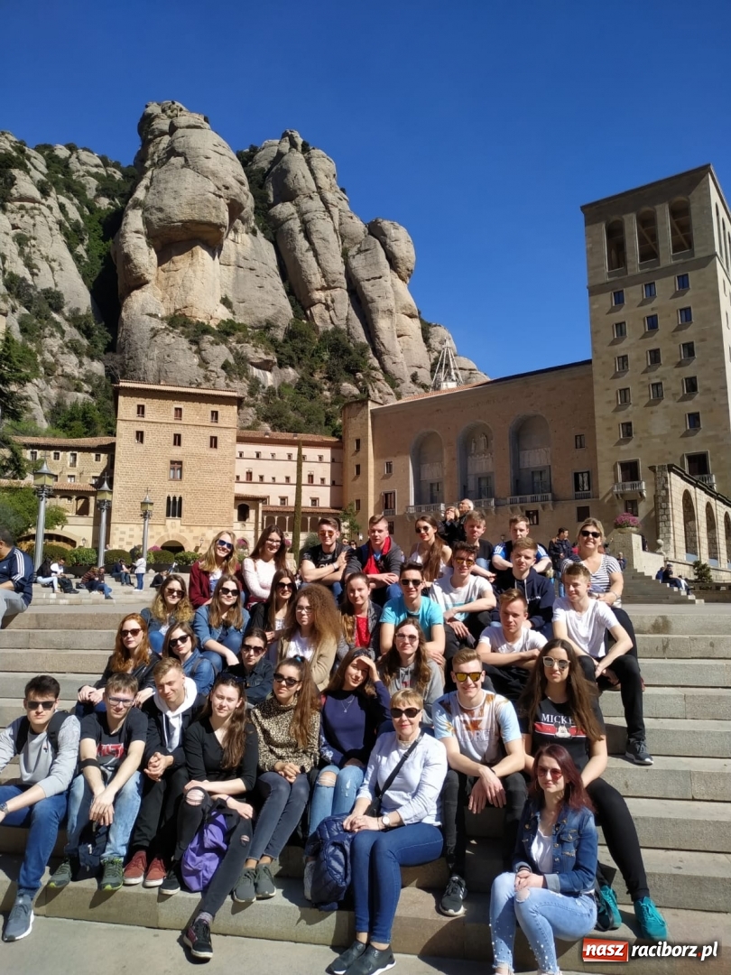 Zdjęcie w galerii na portalu naszraciborz.pl: Z Raciborza do Barcelony. Dekada podróży uczniów II LO [FOTO] wiadomości z regionu