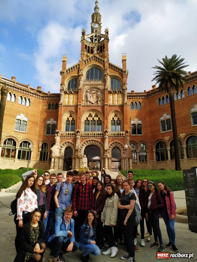 Zdjęcie w galerii na portalu naszraciborz.pl: Z Raciborza do Barcelony. Dekada podróży uczniów II LO [FOTO] wiadomości z regionu