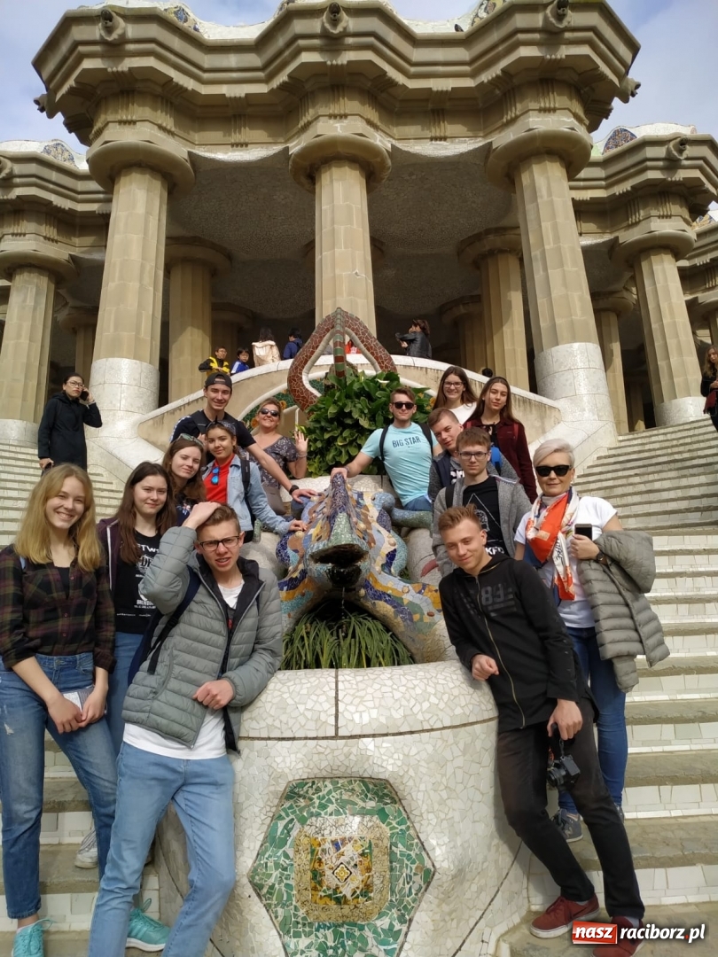 Zdjęcie w galerii na portalu naszraciborz.pl: Z Raciborza do Barcelony. Dekada podróży uczniów II LO [FOTO] wiadomości z regionu