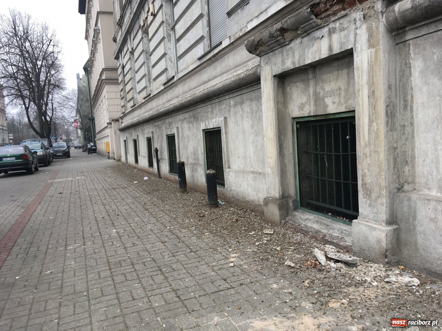 Zdjęcie w galerii na portalu naszraciborz.pl: Czy to normalne? Taki widok w centrum miasta  wiadomości z regionu