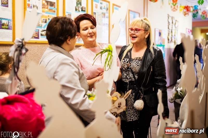 Zdjęcie w galerii na portalu naszraciborz.pl: Kiermasz Wielkanocny w Zespole Szkolno-Przedszkolnym w Borucinie wiadomości z regionu