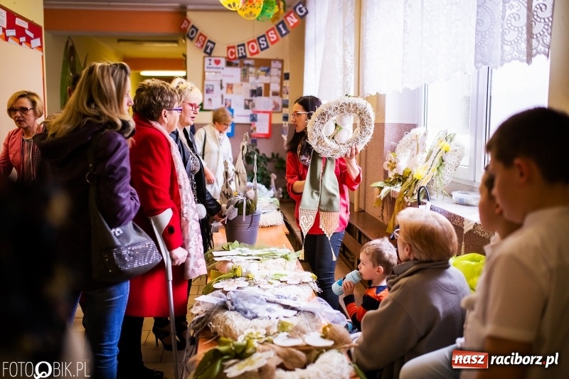 Zdjęcie w galerii na portalu naszraciborz.pl: Kiermasz Wielkanocny w Zespole Szkolno-Przedszkolnym w Borucinie wiadomości z regionu