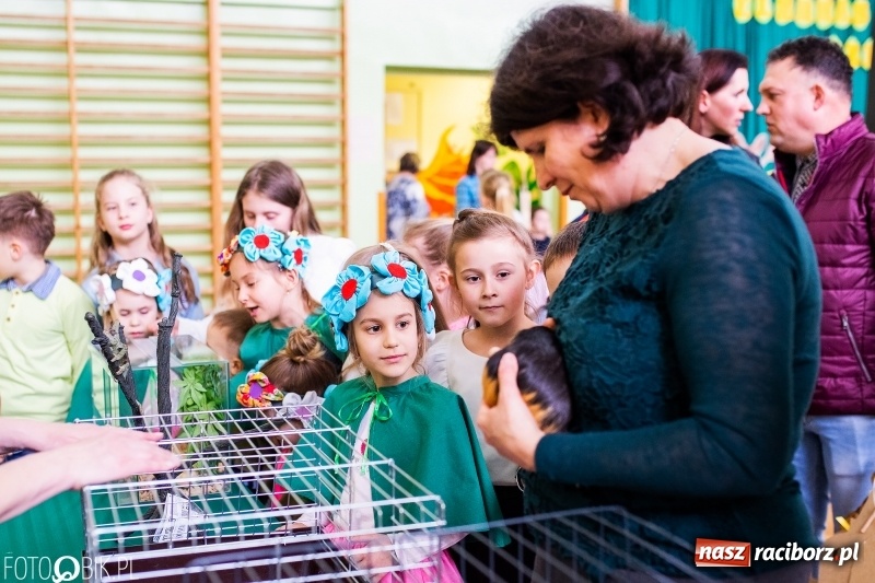 Zdjęcie w galerii na portalu naszraciborz.pl: Kiermasz Wielkanocny w Zespole Szkolno-Przedszkolnym w Borucinie wiadomości z regionu