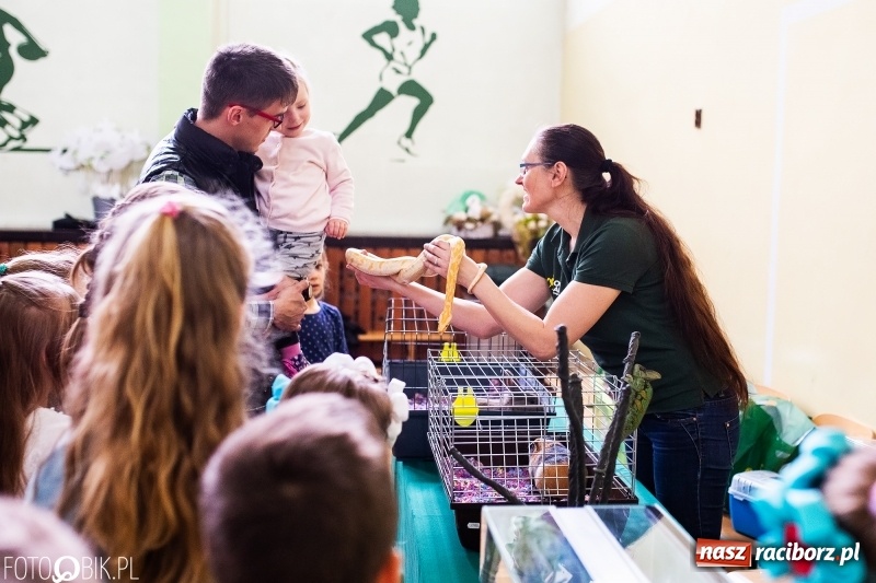 Zdjęcie w galerii na portalu naszraciborz.pl: Kiermasz Wielkanocny w Zespole Szkolno-Przedszkolnym w Borucinie wiadomości z regionu