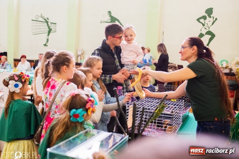 Zdjęcie w galerii na portalu naszraciborz.pl: Kiermasz Wielkanocny w Zespole Szkolno-Przedszkolnym w Borucinie wiadomości z regionu