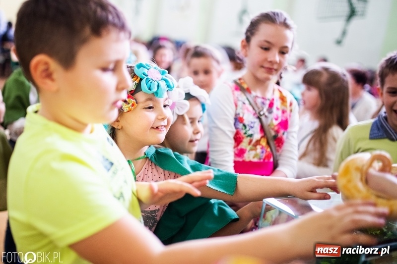 Zdjęcie w galerii na portalu naszraciborz.pl: Kiermasz Wielkanocny w Zespole Szkolno-Przedszkolnym w Borucinie wiadomości z regionu