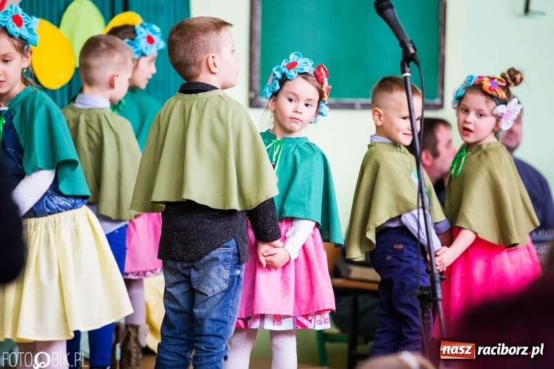 Zdjęcie w galerii na portalu naszraciborz.pl: Kiermasz Wielkanocny w Zespole Szkolno-Przedszkolnym w Borucinie wiadomości z regionu