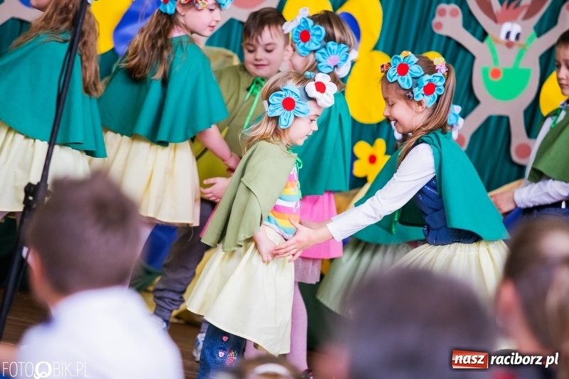 Zdjęcie w galerii na portalu naszraciborz.pl: Kiermasz Wielkanocny w Zespole Szkolno-Przedszkolnym w Borucinie wiadomości z regionu