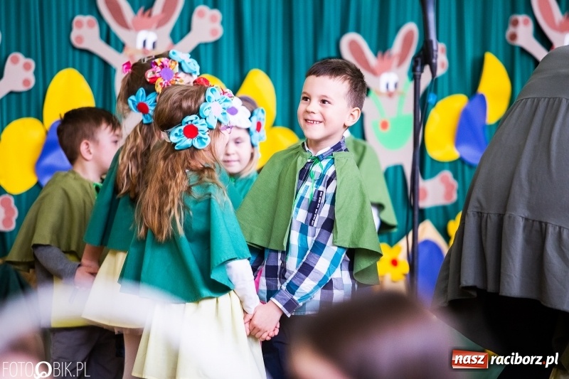 Zdjęcie w galerii na portalu naszraciborz.pl: Kiermasz Wielkanocny w Zespole Szkolno-Przedszkolnym w Borucinie wiadomości z regionu