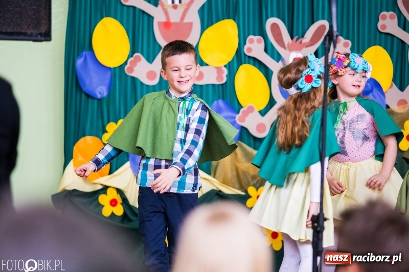 Zdjęcie w galerii na portalu naszraciborz.pl: Kiermasz Wielkanocny w Zespole Szkolno-Przedszkolnym w Borucinie wiadomości z regionu