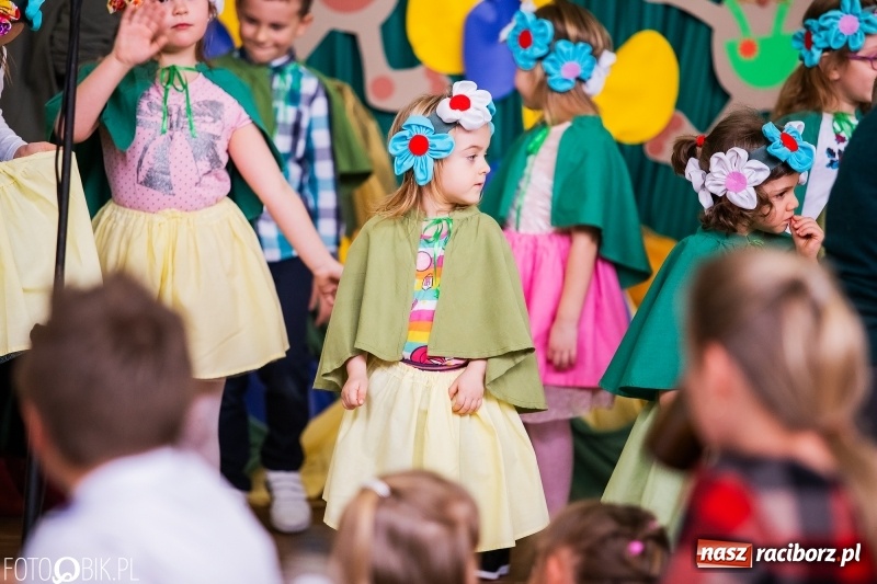 Zdjęcie w galerii na portalu naszraciborz.pl: Kiermasz Wielkanocny w Zespole Szkolno-Przedszkolnym w Borucinie wiadomości z regionu