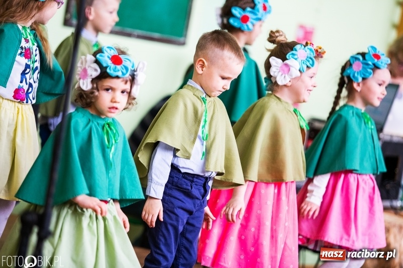 Zdjęcie w galerii na portalu naszraciborz.pl: Kiermasz Wielkanocny w Zespole Szkolno-Przedszkolnym w Borucinie wiadomości z regionu