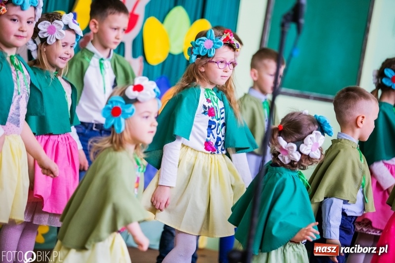 Zdjęcie w galerii na portalu naszraciborz.pl: Kiermasz Wielkanocny w Zespole Szkolno-Przedszkolnym w Borucinie wiadomości z regionu