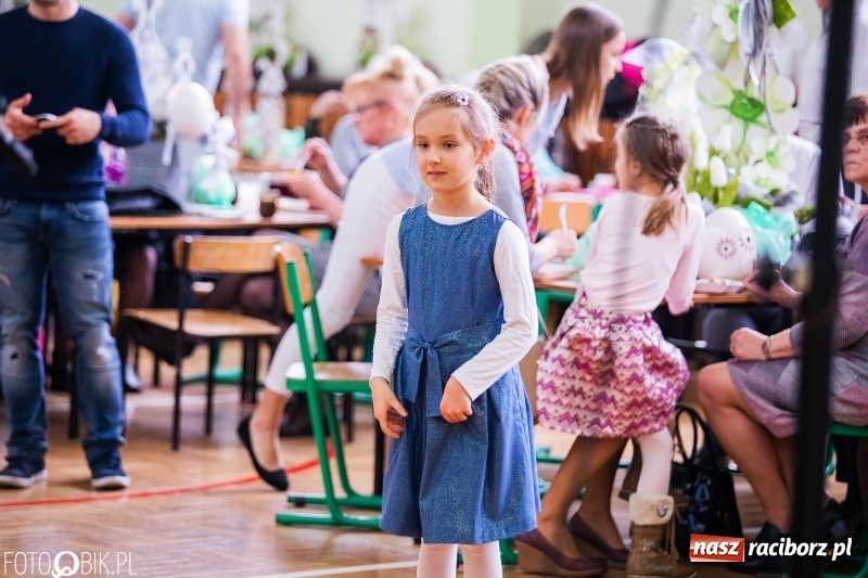 Zdjęcie w galerii na portalu naszraciborz.pl: Kiermasz Wielkanocny w Zespole Szkolno-Przedszkolnym w Borucinie wiadomości z regionu