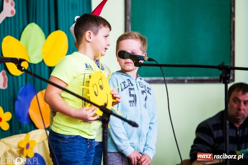 Zdjęcie w galerii na portalu naszraciborz.pl: Kiermasz Wielkanocny w Zespole Szkolno-Przedszkolnym w Borucinie wiadomości z regionu