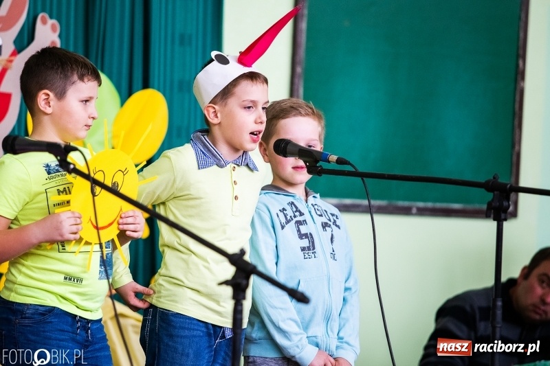 Zdjęcie w galerii na portalu naszraciborz.pl: Kiermasz Wielkanocny w Zespole Szkolno-Przedszkolnym w Borucinie wiadomości z regionu