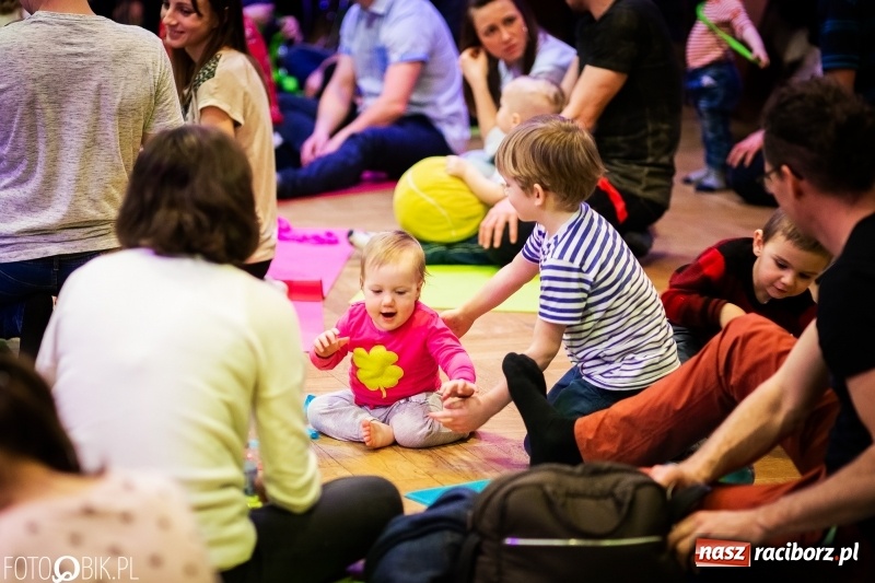 Zdjęcie w galerii na portalu naszraciborz.pl: Tańce świata, czyli Maluchy w Krainie Dźwięku w Raciborskim Centrum Kultury wiadomości z regionu