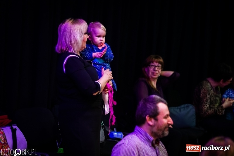 Zdjęcie w galerii na portalu naszraciborz.pl: Tańce świata, czyli Maluchy w Krainie Dźwięku w Raciborskim Centrum Kultury wiadomości z regionu