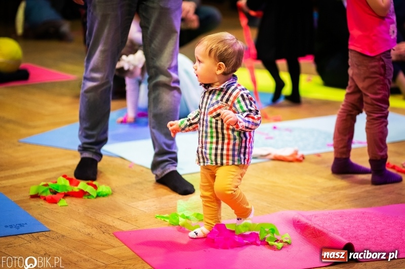 Zdjęcie w galerii na portalu naszraciborz.pl: Tańce świata, czyli Maluchy w Krainie Dźwięku w Raciborskim Centrum Kultury wiadomości z regionu