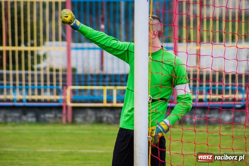 Zdjęcie w galerii na portalu naszraciborz.pl: Rogów kontra Markowice: 07 zgłoś się! wiadomości z regionu