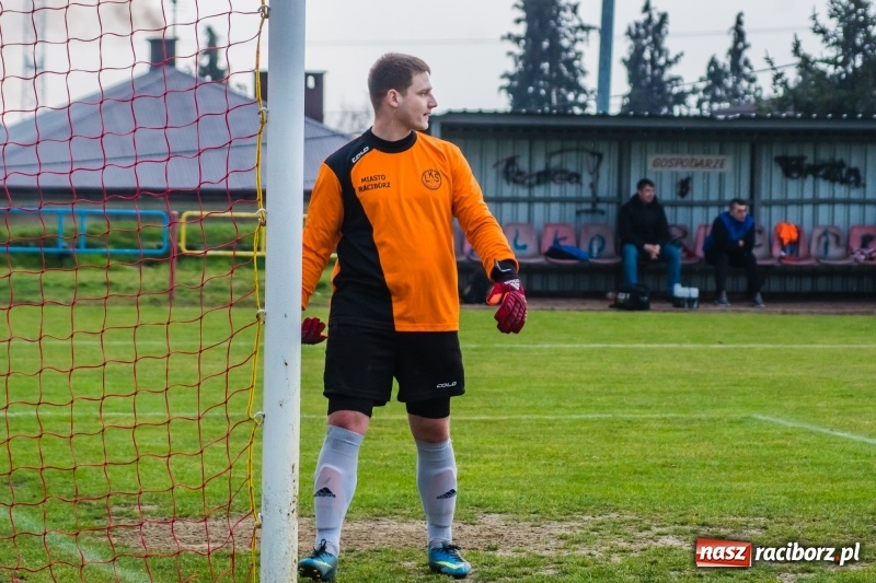 Zdjęcie w galerii na portalu naszraciborz.pl: Rogów kontra Markowice: 07 zgłoś się! wiadomości z regionu