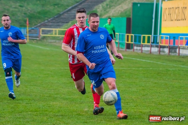 Zdjęcie w galerii na portalu naszraciborz.pl: Rogów kontra Markowice: 07 zgłoś się! wiadomości z regionu