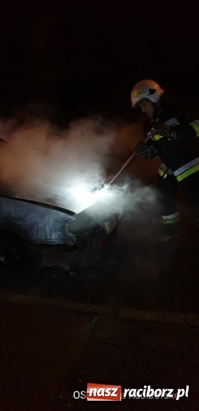 Zdjęcie w galerii na portalu naszraciborz.pl: Pożar seata w Kuźni Raciborskiej  wiadomości z regionu