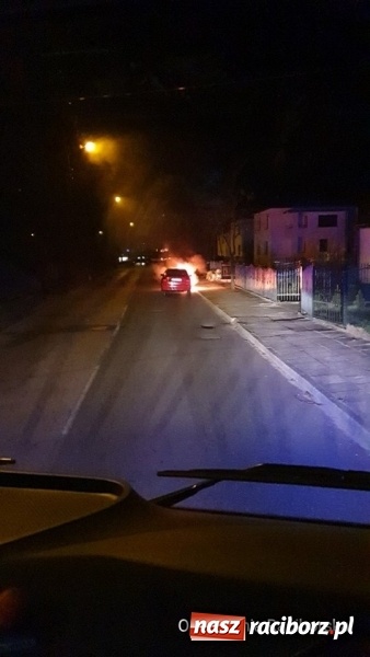 Zdjęcie w galerii na portalu naszraciborz.pl: Pożar seata w Kuźni Raciborskiej  wiadomości z regionu