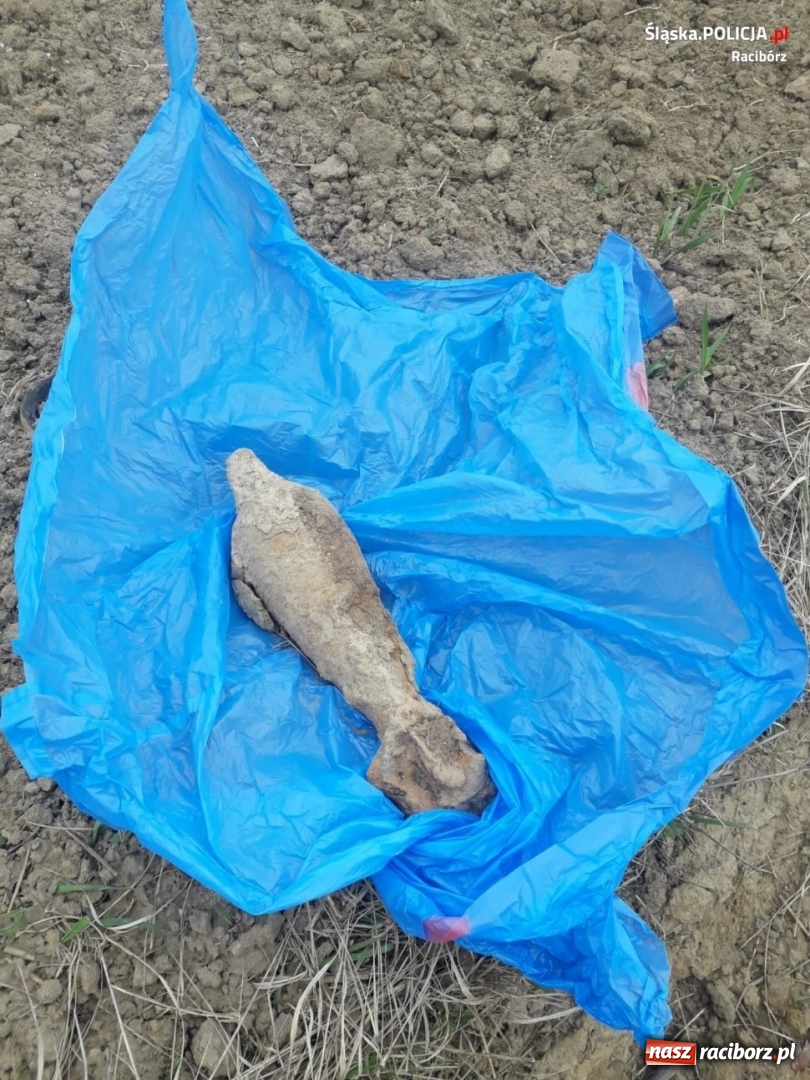 Zdjęcie w galerii na portalu naszraciborz.pl: Niebezpieczne znalezisko na polu w Brzeźnicy wiadomości z regionu