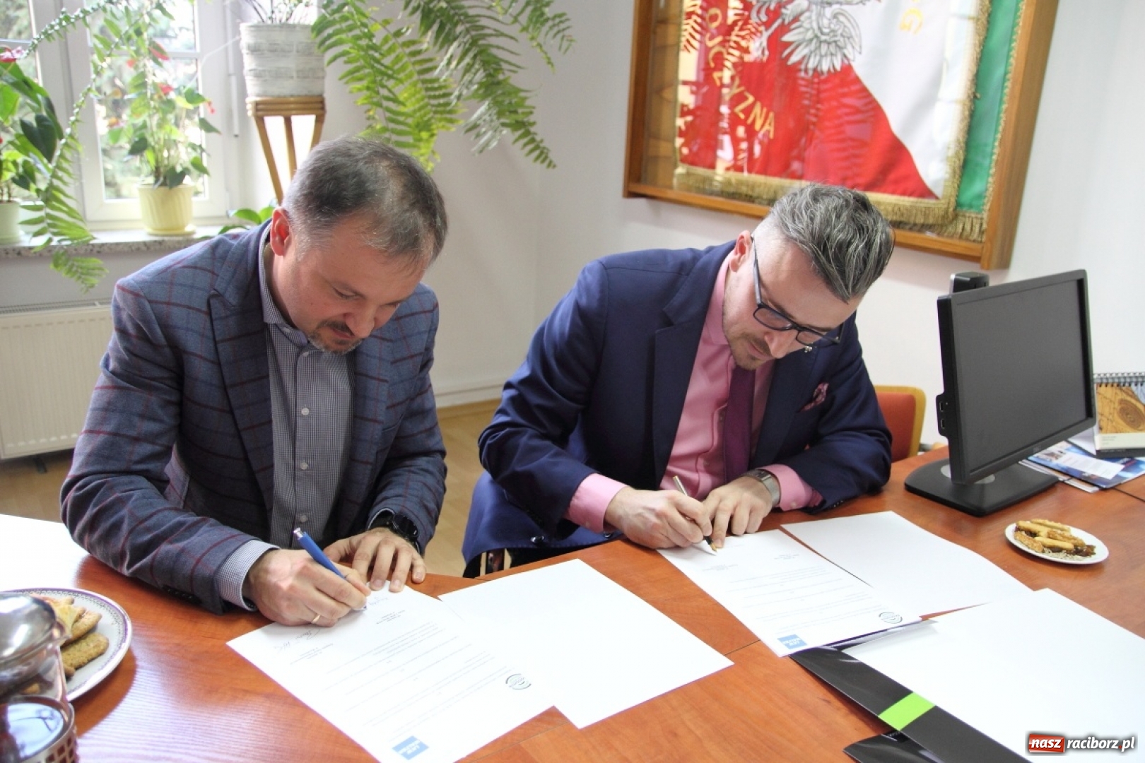 Zdjęcie w galerii na portalu naszraciborz.pl: Ekonomik podpisał umowę o współpracy z firmą logistyczną wiadomości z regionu