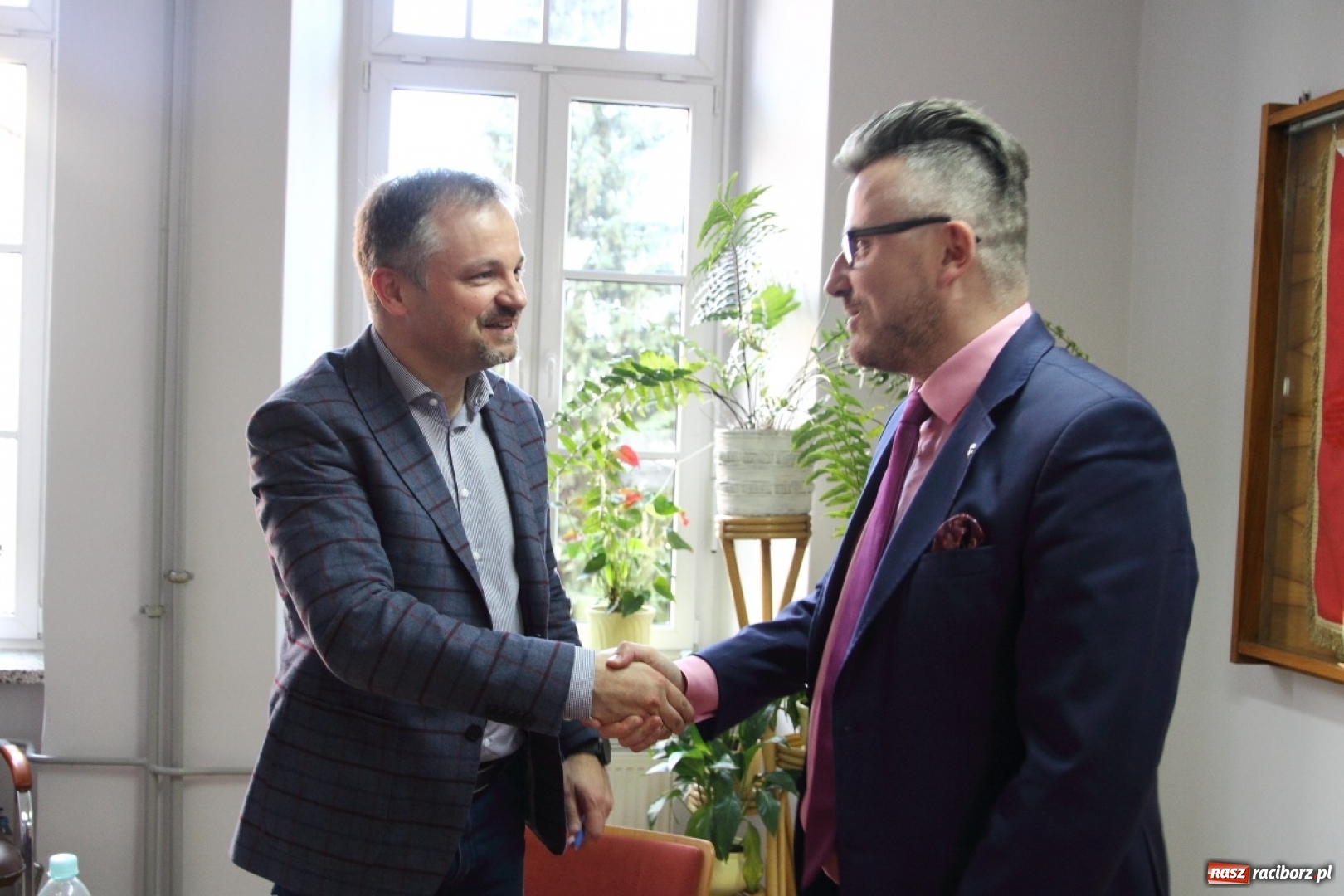 Zdjęcie w galerii na portalu naszraciborz.pl: Ekonomik podpisał umowę o współpracy z firmą logistyczną wiadomości z regionu